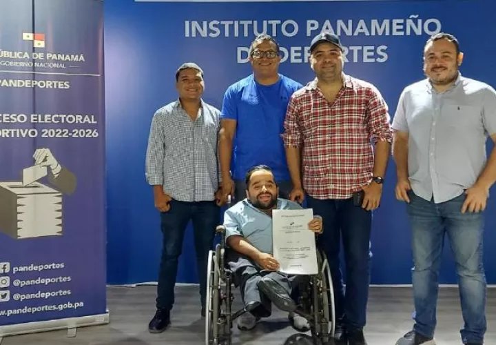 Luis Esquivel Golcher asumió la presidencia de la  nueva junta directiva de la Federación de Ajedrez de Panamá. Foto: Cortesía