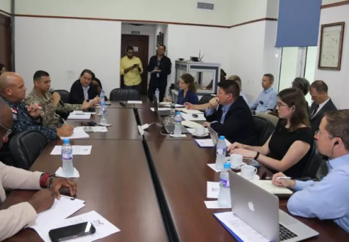 Delegados de la NOAA de EE.UU. se reunieron con funcionarios de la ARAP. Foto: Cortesía
