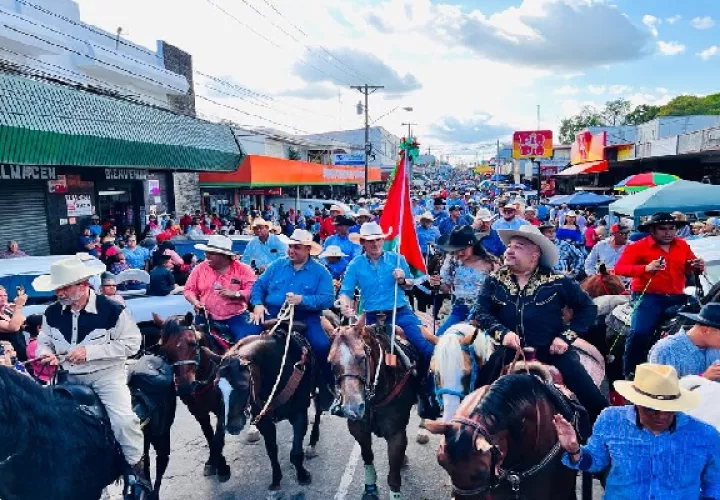 Se espera la participación de unos 2 mil jinetes en la cabalgata que recorre las principales vías de La Concepción. FOTOS/JOSÉ VÁSQUEZ