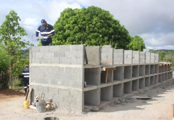 Están construyendo 250 nuevas bóvedas  para tres corregimientos de La Chorrera. Foto. Eric Montenegro