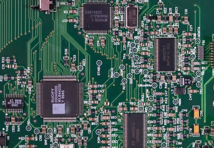 La tecnología de semiconductores es piedra angular del crecimiento económico y la seguridad nacional. Foto: Pexels