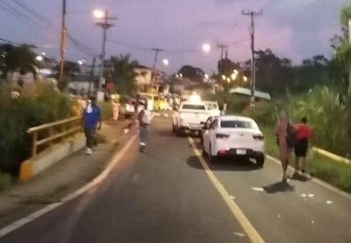 Igualmente quedaron incomunicadas las personas que provenían del distrito de Colón. Foto: Diomedes Sánchez
