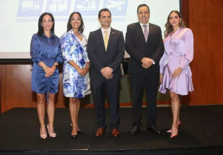 Integrantes de la nueva directiva del COEL: Raquel García Sitton (CAPATEC) vocal, Ingrid Espino (APAC) secretaria, Hugo Torrijos (ARPA) presidente, Antonio García-Prieto (ATRACAPA) vicepresidente y Wendy Sagel (APADEMAR) vocal.