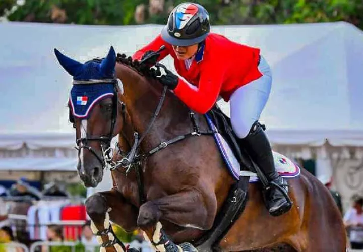 Victoria Heurtematte, junto a Scarlett du Sart Z  sumaron otra medalla de plata para Panamá. Foto: COP