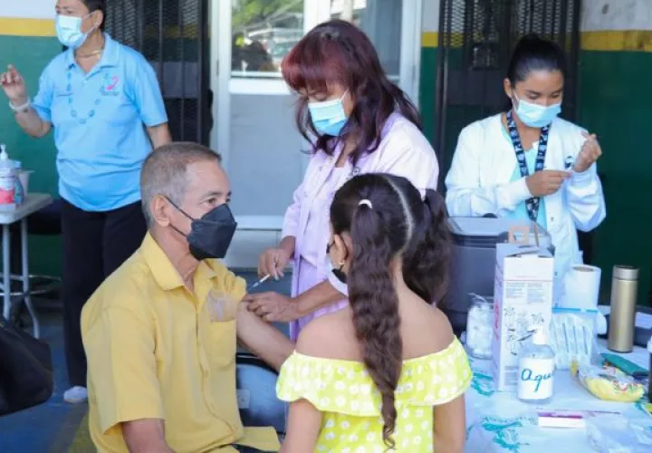La aplicación de la vacuna contra la influenza es gratuita. Foto: Cortesía Minsa