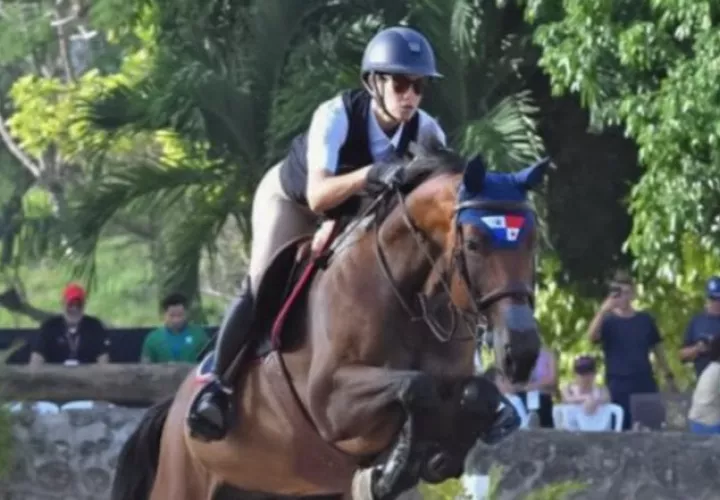 Victoria Heurtematte con su caballo, Scarlett de Star. Foto: COP