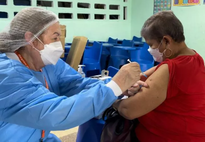 Autoridades recomiendan vacunarse contra la influenza. Foto: Cortesía Minsa