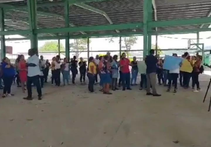 Los padres de familia del Ipt Jeptha B. Duncan realizaron una asamblea general. 