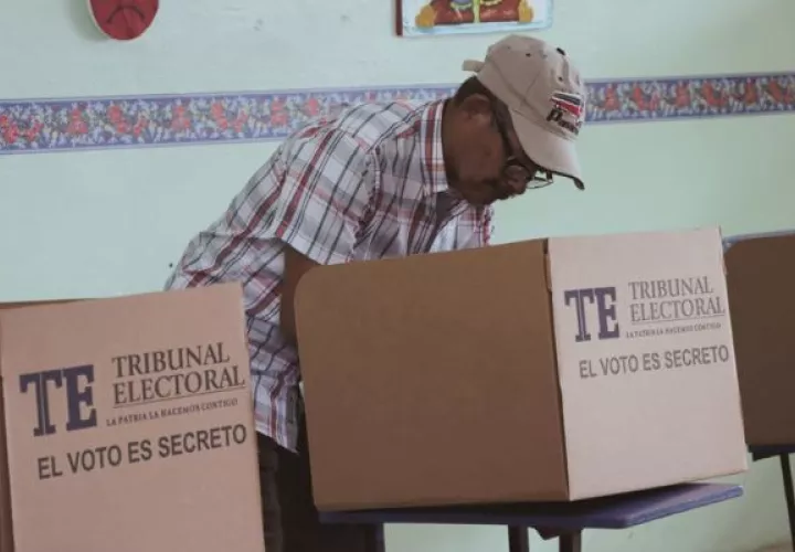 Las elecciones culminarán a las 4:00 p.m. Foto: Víctor Arosemena