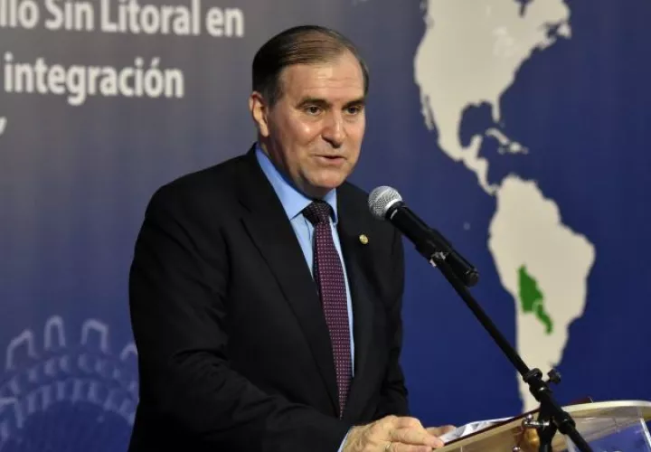 "Es fundamental que los países en desarrollo sin litoral de la región mejoren su integración y colaboración regional", expresó.