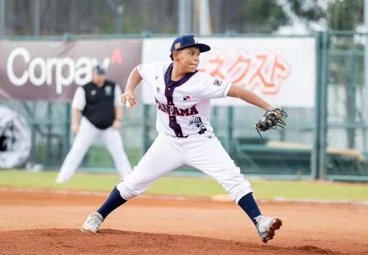 Zayth Meléndez lanzó juego perfecto para Panamá. Foto: Fedebeis