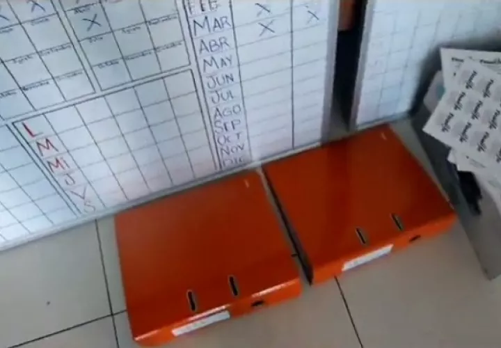 En el apartamento hallaron documentación, dispositivos y dinero. 