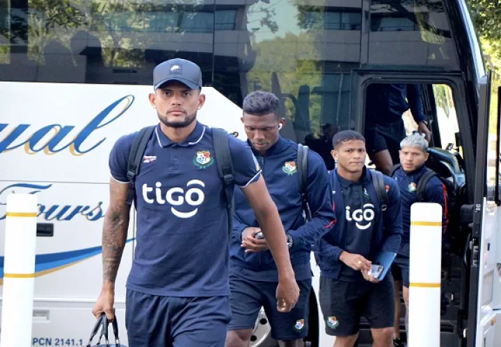 Jugadores panameños llegan a San Diego. Foto: Fepafut