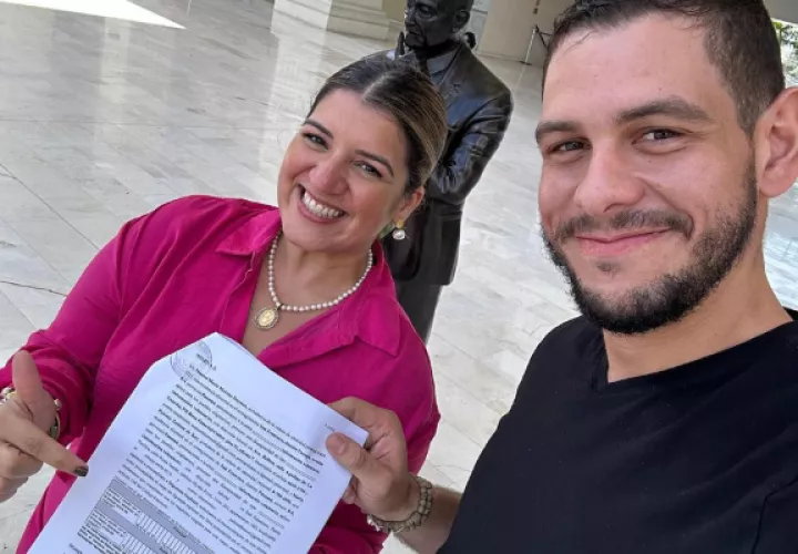 Piky Zubieta y  Manuel Moreno. Foto: Instagram / @dimelomanu