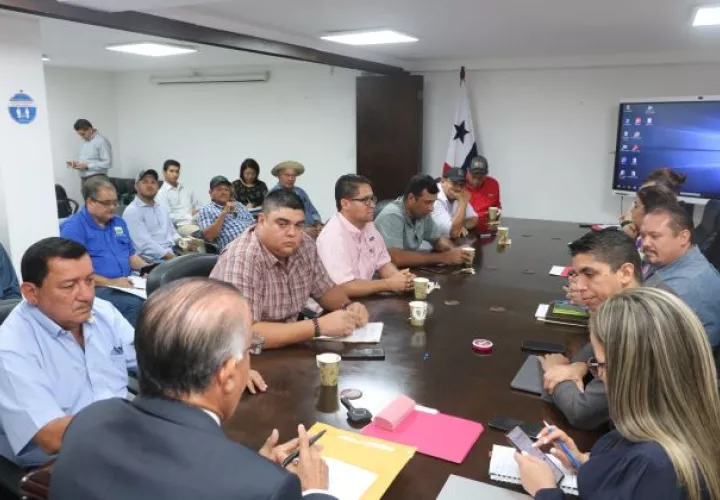Los productores también solicitaron mejoras en los caminos de producción e implementar acciones para tener agua para el ganado y sus sembradíos.