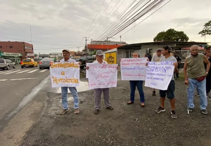  Los manifestantes bloquearon el tráfico vehicular por la Avenida de Las Américas. Foto: Eric A. Montenegro,