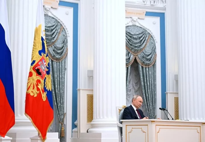 Putin escuchó “las explicaciones de los comandantes”. Foto: EFE