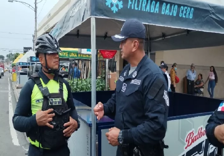 No se descuidará la vigilancia en las áreas bancarias, comerciales, residenciales y sobre todo en los sitios de mayor concentración de personas. Foto. Proteger y Servir