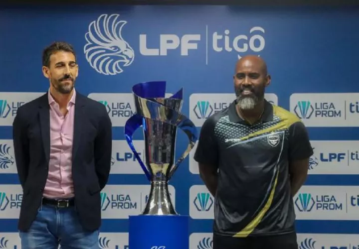 David Dóniga técnico del Sporting y Felipe Baloy es el dueño del banquillo del Tauro. Foto: LPF