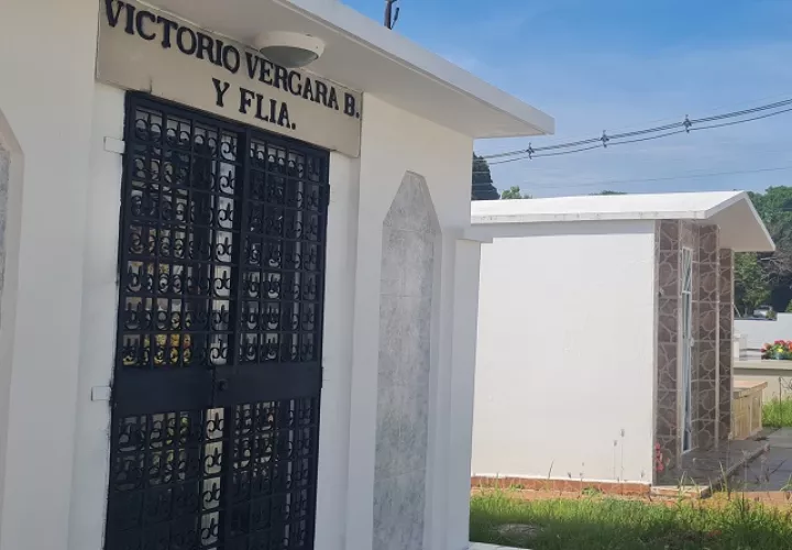 Sus restos  reposan en el Cementerio Municipal de Las Tablas. Foto: Thays Domínguez 