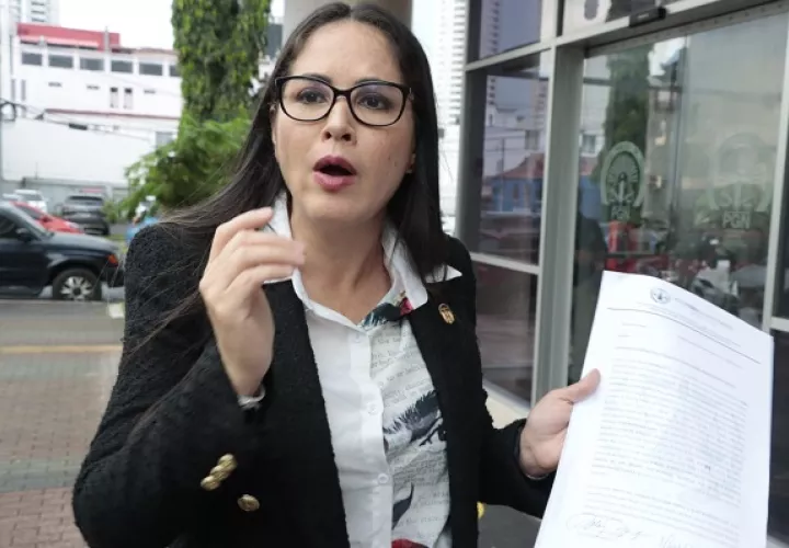 Zulay va primera en la recolección de firmas, pero, a su vez, es la precandidata a la que más firmas le han rechazado. Foto: Víctor Arosemena