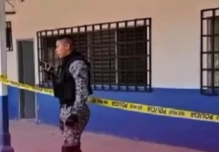 Agentes Linces de la Policía Nacional mantenían la búsqueda del alumno en sectores de Cativá. Foto: Diomedes Sánchez . 