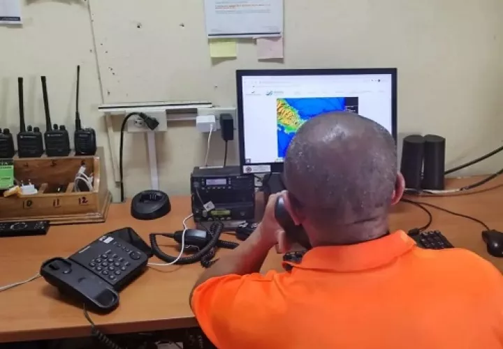 Personal del Sinaproc se mantuvo en permanente evaluación del clima en las últimas horas. Foto: Cortesía Sinaproc