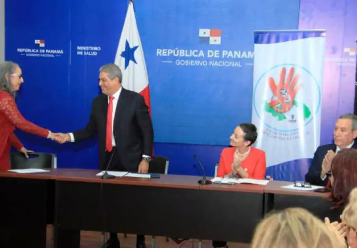 El Ministro de Salud, Luis Francisco Sucre, recibió una comisión de alto nivel presidida por la doctora Reyna Roa, representante de la Comisión Nacional para el Control del Consumo  del Tabaco.