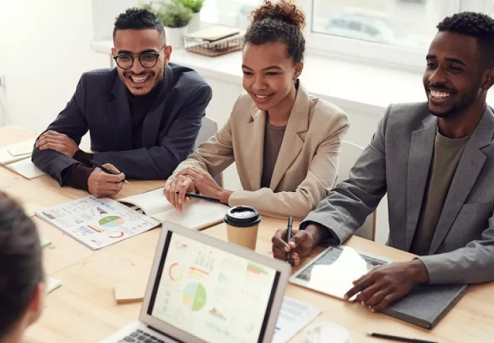 El salario medio requerido por los hombres aumentó en 1.18 % para julio. Foto: Pexels