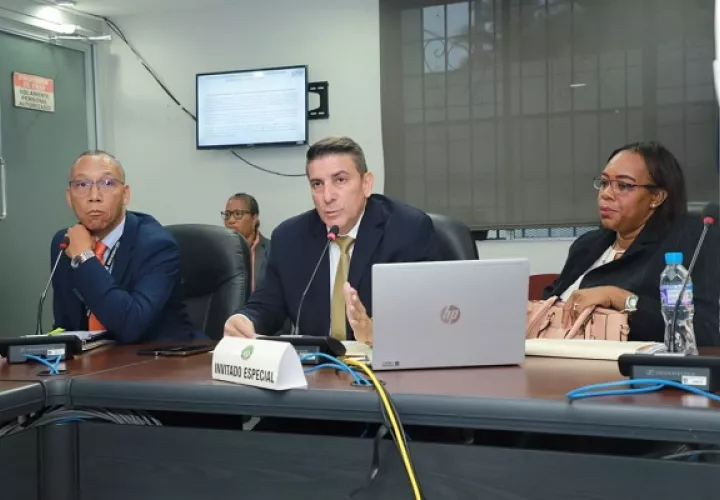 Directivos de los Bingos Nacionales sustentaron su presupuesto institucional. Foto: Cortesía/ AN