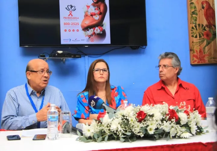 Funcionarios del Ministerio de Salud hicieron el lanzamiento de la campaña en Probidsida. Foto: Cortesía Minsa