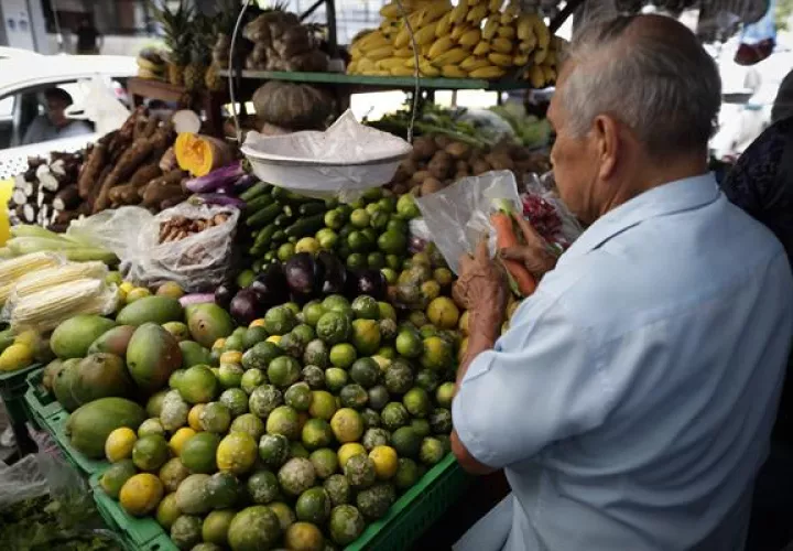 Panameños resienten los altos costos de los productos alimenticios.