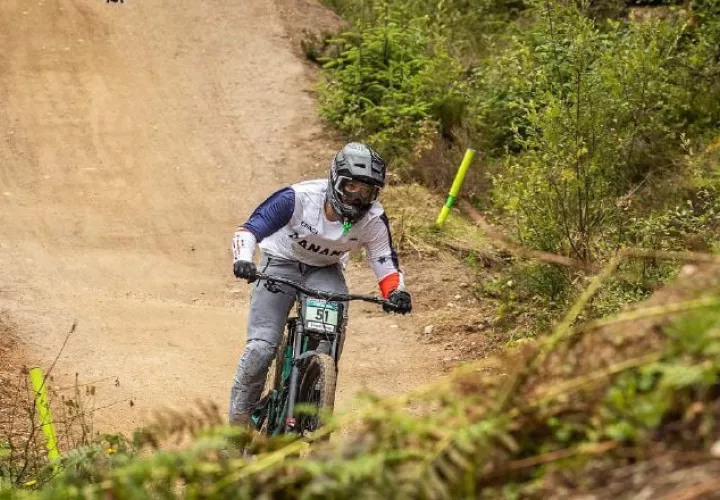 Manuel Juárez en competencia en MTB. Foto: Pedalea 365