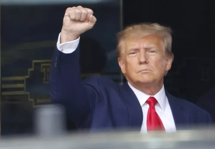 Donald Trump acusó a la fiscal de liderar una caza de brujas contra él. Foto: EFE
