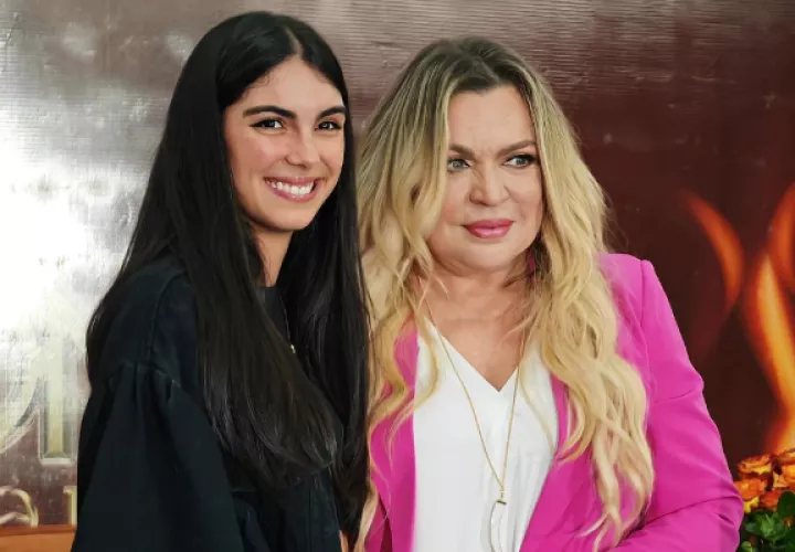 Elizabeth Grimaldo y Ednita Nazario. Foto: Instagram / @lizagrimaldo