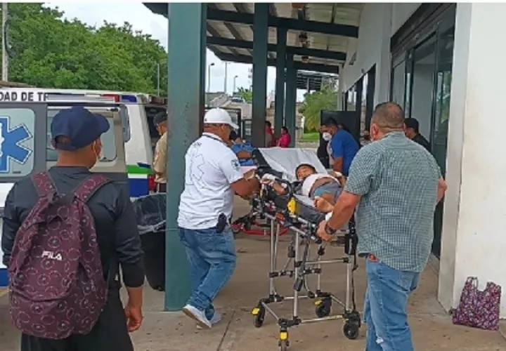 Los pacientes graves fueron llevados al cuarto de urgencias del hospital doctor Luis "Chicho" Fábrega. Foto: Melquiades Vásquez