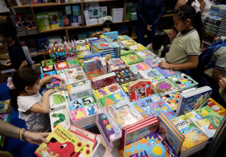 Hay más de 480 actividades en la Feria del Libro 2023. Foto: EFE / Bienvenido Velasco