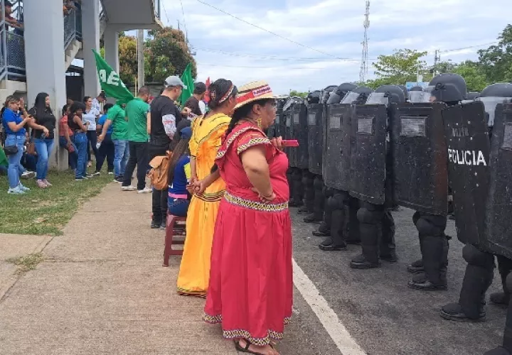 En Horconcitos los manifestantes fueron desalojados por las Unidades de Control de Multitudes.