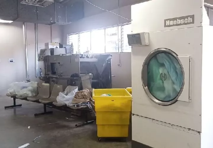 No hay condiciones para trabajar en la lavandería del hospital. Foto. Eric Montenegro