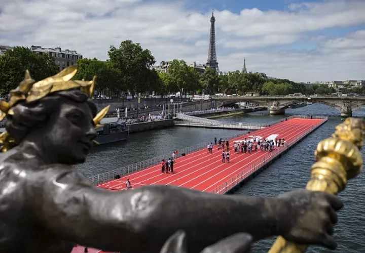 La ceremonia de apertura, el 26 de julio de 2024, no se celebrará en un estadio por primera vez en la historia. En su lugar, se hará en el Sena, el río que atraviesa el centro de la capital francesa. Foto: EFE