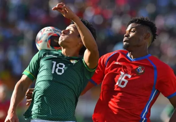 Kevin Berkeley en el partido amitoso contra Bolivia. Foto: EFE