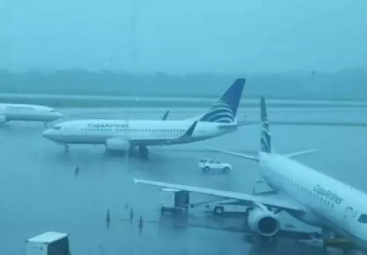 Los vuelos en Tocumen atrasaron sus arribos y salidas, ya que la terminal tuvo que suspender operaciones. Foto: Internet