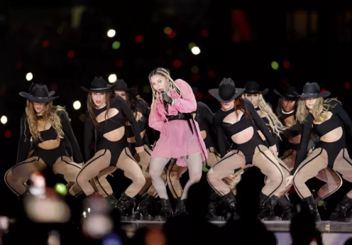 Madonna durante el concierto 'Medallo en el mapa' del cantante Maluma en Medellín (Colombia). Foto: EFE / Luis Eduardo Noriega A.
