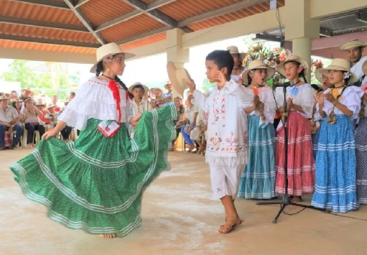 Danzas, tradiciones, cultura, gastronomía, es parte de lo que esta fiesta tiene para ofrecer a sus visitantes, en sus bodas de oro, ya que este año se celebra la versión 50 del festival. Foto. Thays Domínguez