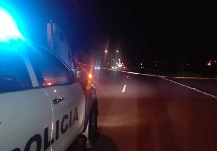 Paramédicos del Sistema Único de Manejo de Emergencias Médicas (SUME) 911, que acudieron a atender a la víctima, dictaminaron que esta no tenía signos vitales. Foto. Eric Montenegro