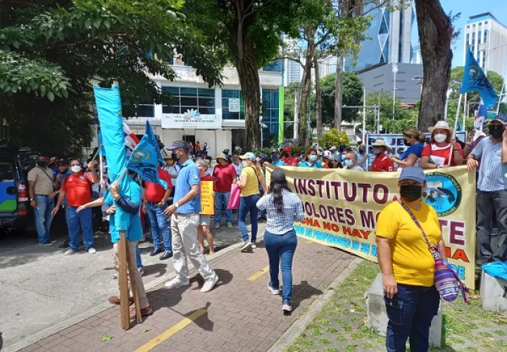 Los meses que se le debían a los educadores son enero y febrero de 2020. Foto: Archivo