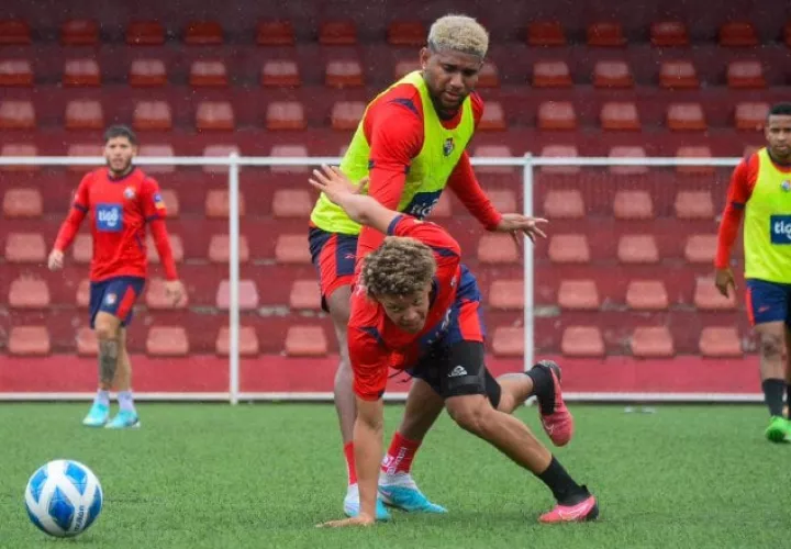 Panamá entrena en el "Cascarita" Tapia con miras a su partido contra Bolivia. Foto: Fepafut