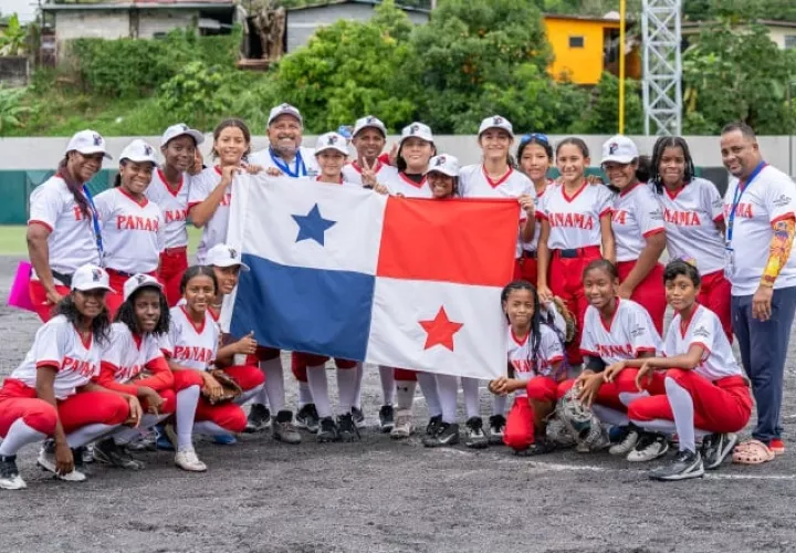El colegio Desmond Byam de Colón, representa a Panamá. Foto: Pandeportes