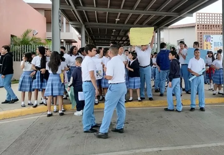 Carecen de laboratorios como química, biología y tecnología, lo que les afecta en su formación profesional. Foto: Thays Domínguez.