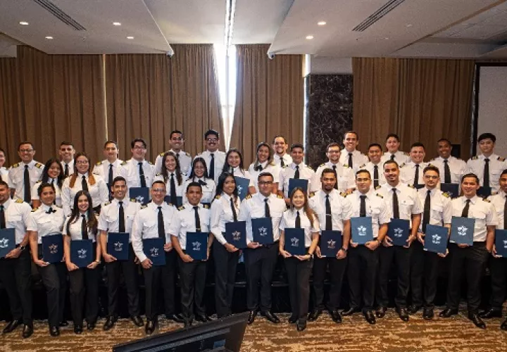 Décima promoción de pilotos comerciales de Alas. Foto: Cortesía Copa Airlines